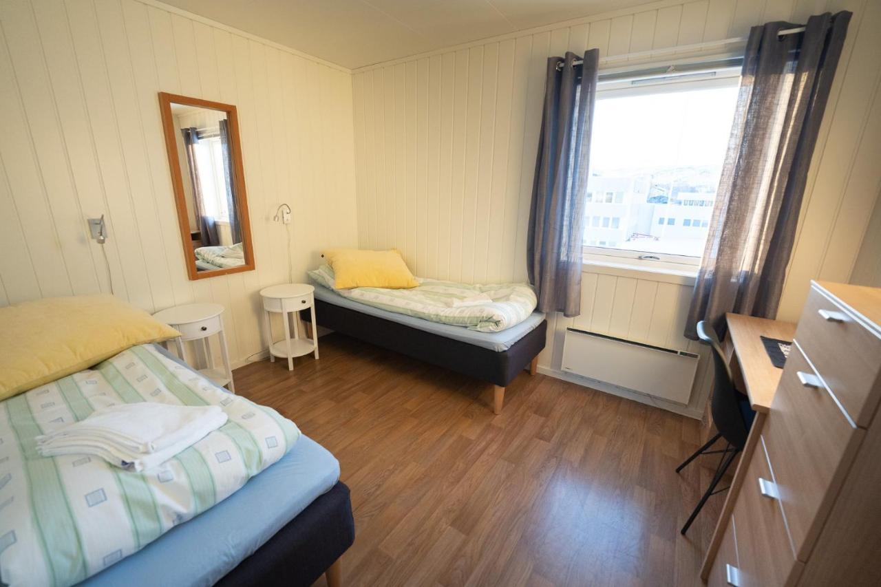 Mix Tana Spiseri Og Overnatting Motel Exterior photo